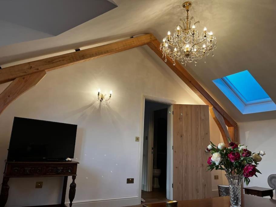 Byre - Farm Cottage On 9 Acre Equestrian Small Holding Σαλισμπέρι Εξωτερικό φωτογραφία